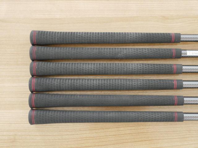 Iron set : PRGR : ชุดเหล็ก PRGR Red Titan Face (รุ่นปี 2018 หน้าเด้ง ตีไกลมาก) มีเหล็ก 7-Pw,Aw,Sw (6 ชิ้น) ก้านกราไฟต์ M-37 Flex R