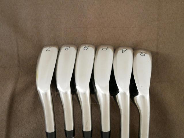 Iron set : PRGR : ชุดเหล็ก PRGR Red Titan Face (รุ่นปี 2018 หน้าเด้ง ตีไกลมาก) มีเหล็ก 7-Pw,Aw,Sw (6 ชิ้น) ก้านกราไฟต์ M-37 Flex R