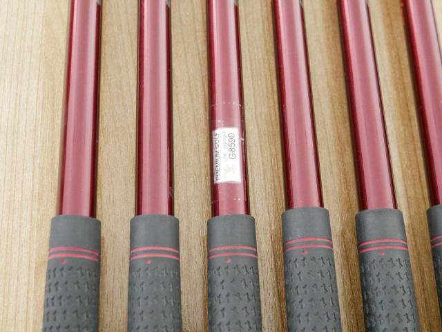 Iron set : PRGR : ชุดเหล็ก PRGR RS Red (รุ่นปี 2020 หน้าเด้ง ตีไกลมาก) มีเหล็ก 6-Pw,Aw (6 ชิ้น) ก้านกราไฟต์ Fujikura Speeder Evolution Flex R