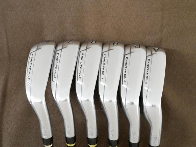 Iron set : Yamaha : ชุดเหล็ก Yamaha Inpres UD+2 (ปี 2018 ตีไกลที่สุด ไกลกว่าเหล็กทั่วไป 2 เบอร์) มีเหล็ก 6-Pw,Aw (6 ชิ้น) ก้านกราไฟต์ Mitsubishi Bassara i50xct Flex R