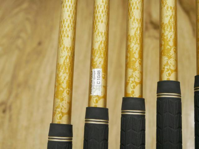 Iron set : Yonex : ชุดเหล็ก Yonex Royal E-Zone (รุ่นล่าสุด ออกปี 2021 หน้าเด้งสุดๆ ตีไกลสุดๆ) มีเหล็ก 7-Pw,Aw,Sw (6 ชิ้น เหล็ก 7 ระยะเท่าเบอร์ 6 รุ่นอื่น) ก้านกราไฟต์ Flex R