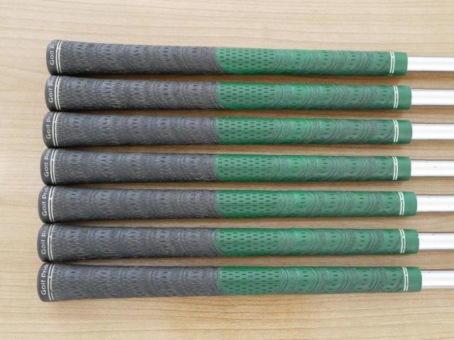 Iron set : Titleist : ชุดเหล็ก Titleist AP1 710 มีเหล็ก 4-Pw (7 ชิ้น) ก้านเหล็ก NS Pro 950 Flex R