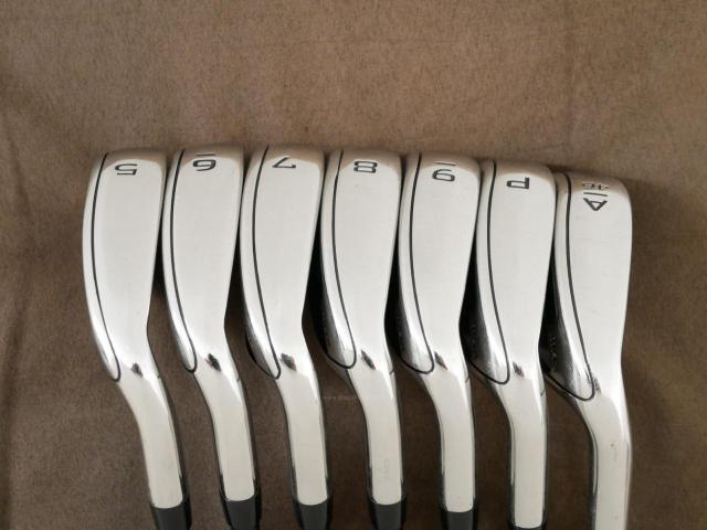 Iron set : Callaway : ชุดเหล็ก Callaway Rogue ST Max (ออกปี 2022 ตีง่าย ไกลมาก) มีเหล็ก 5-Pw,Aw (7 ชิ้น) ก้านกราไฟต์ Fujikura VENTUS 5 Flex R
