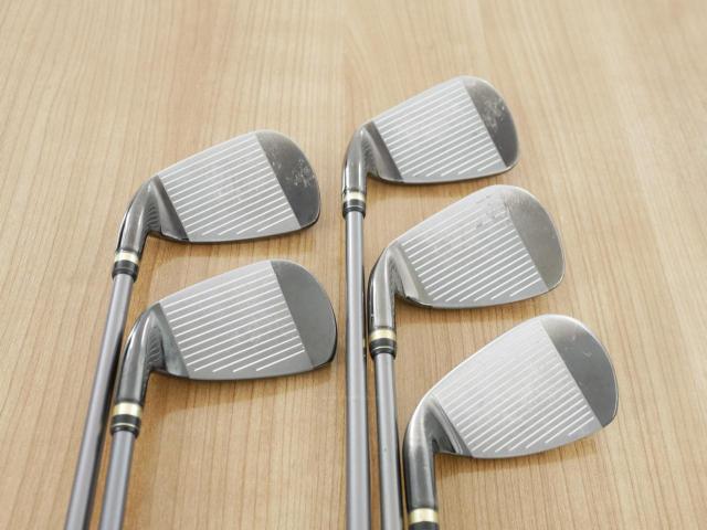 Iron set : PRGR : **มีตำหนิ**ชุดเหล็กกระเทย PRGR Egg II (ตีง่ายและไกลมาก)  มีเหล็ก 8-Pw,Aw (5 ชิ้น) ก้านกราไฟต์ Flex R (M-37)