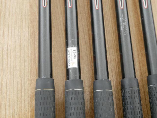 Iron set : PRGR : **มีตำหนิ**ชุดเหล็กกระเทย PRGR Egg II (ตีง่ายและไกลมาก)  มีเหล็ก 8-Pw,Aw (5 ชิ้น) ก้านกราไฟต์ Flex R (M-37)
