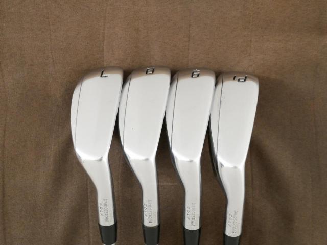 Iron set : Bridgestone : ชุดเหล็ก Bridgestone JGR Hybrid Forged (ตีไกลกว่าตัวอื่น 2 เบอร์) มีเหล็ก 7-Pw (4 ชิ้น) ก้านกราไฟต์ Fujikura Air Speeder (R)