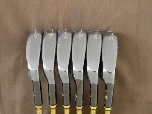 Iron set : Other Brand : **ของใหม่ ยังไม่แกะพลาสติก** ชุดเหล็ก Mutsumi Honma MH777 One Length (ใบใหญ่ ตีง่าย ไกล) มีเหล็ก 5-Pw (6 ชิ้น) ก้านกราไฟต์ Flex SR