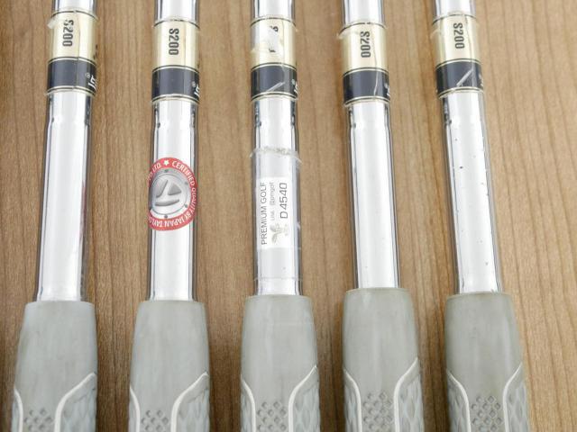 Iron set : Taylormade : ชุดเหล็ก Taylormade M5 (ออกปี 2019 Japan Spec) มีเหล็ก 4-Pw (7 ชิ้น) ก้านเหล็ก Dynamic Gold S200