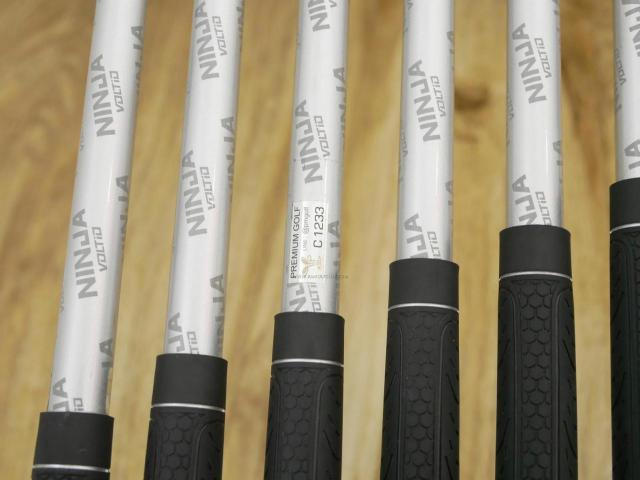 Iron set : Katana : ชุดเหล็ก Katana NINJA Hybrid Iron (รุ่นปี 2021 หน้าเด้ง ตีไกลมาก) มีเหล็ก 6-Pw,Aw,Sw (7 ชิ้น) ก้านกราไฟต์ Flex R