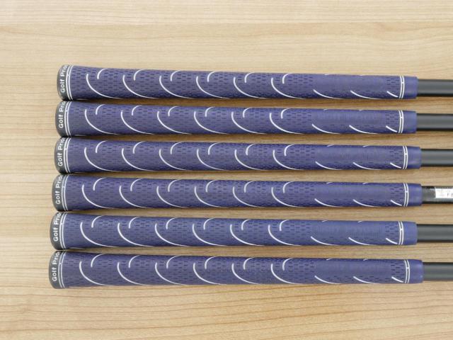 Iron set : Taylormade : ชุดเหล็ก Taylormade P770 Forged (รุ่นล่าสุด ออกปี 2024 นุ่ม แน่น) มีเหล็ก 5-Pw (6 ชิ้น) ก้านกราไฟต์ UST Mamiya RECOIL ES 760 F3 Flex R