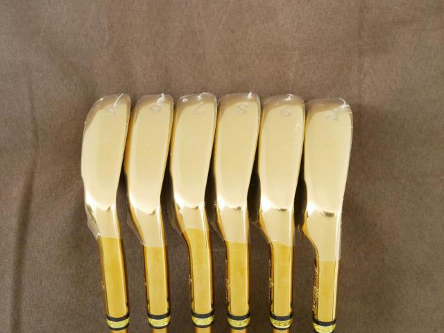 Iron set : Other Brand : **ของใหม่ ยังไม่แกะพลาสติก** ชุดเหล็ก Mutsumi Honma MH777 One Length (ใบใหญ่ ตีง่าย ไกล) มีเหล็ก 5-Pw (6 ชิ้น) ก้านกราไฟต์ Flex SR