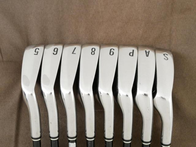 Iron set : Other Brand : ชุดเหล็ก Srixon GIE (ใบใหญ่ ตีง่าย) มีเหล็ก 5-Pw,Aw,Sw (8 ชิ้น) ก้านกราไฟต์ Miyazaki 61 Flex R
