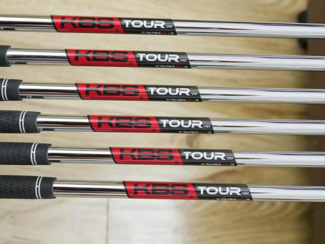 Iron set : PRGR : ชุดเหล็ก PRGR Red Titan Face (รุ่นปี 2018 หน้าเด้ง ตีไกลมาก) มีเหล็ก 5-Pw (6 ชิ้น) ก้านเหล็ก KBS Tour C-TAPER 95 Flex R