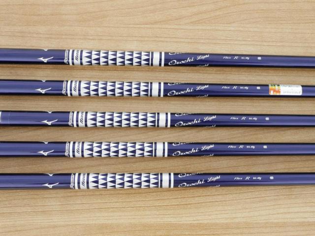 Iron set : Mizuno : ชุดเหล็ก Mizuno JPX EIII SV Hot Metal (ตัวท้อป ใบใหญ่ที่สุดของ Mizuno ตีง่ายมาก หน้าเด้ง ตีไกล) มีเหล็ก 6-Pw (5 ชิ้น) ก้านกราไฟต์ Flex R