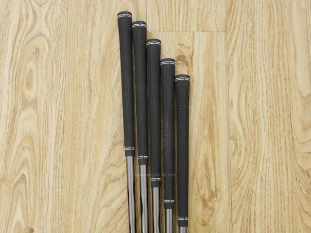 Iron set : PRGR : ชุดเหล็กกระเทย PRGR Super Egg Evolution (รุ่นล่าสุด ออกปี 2024 ตัวท๊อปสุด หน้าเด้งเกินกฏ ใช้แข่งไม่ได้ ตีไกลมากๆ) มีเหล็ก 7-Pw,Aw (5 ชิ้น) ก้านกราไฟต์ Flex R (M-37)