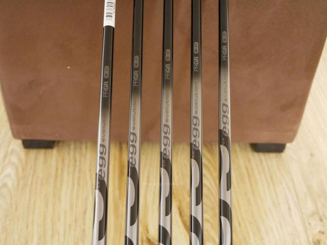 Iron set : PRGR : ชุดเหล็กกระเทย PRGR Super Egg Evolution (รุ่นล่าสุด ออกปี 2024 ตัวท๊อปสุด หน้าเด้งเกินกฏ ใช้แข่งไม่ได้ ตีไกลมากๆ) มีเหล็ก 7-Pw,Aw (5 ชิ้น) ก้านกราไฟต์ Flex R (M-37)