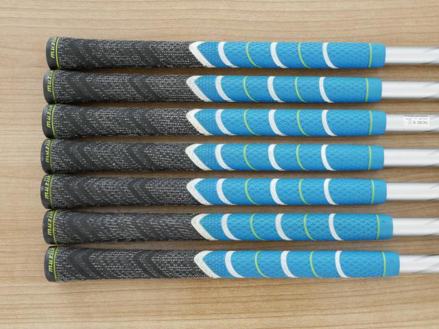 Iron set : Other Brand : ชุดเหล็ก Muziik On The Screw Type D (หน้า Maraging เด้ง ตีไกลมาก) มีเหล็ก 6-Pw,Aw,As (7 ชิ้น) ก้านกราไฟต์ Fujikura MCI 50 Flex R