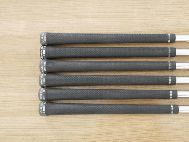 Iron set : Titleist : **มีตำหนิ** ชุดเหล็ก Titleist T400 (ตีง่ายที่สุด ไกลที่สุด ออกปี 2020) มีเหล็ก 6-Pw,43 (6 ชิ้น) ก้านเหล็ก NS Pro 950 NEO Flex S