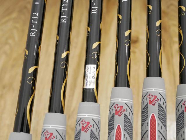 Iron set : Romaro : ชุดเหล็ก Romaro Ray Alpha Gold (ใบใหญ่ ตีไกลมากๆ หน้าเด้ง) มีเหล็ก 6-Pw,Aw,Sw (7 ชิ้น) ก้านกราไฟต์ Flex SR