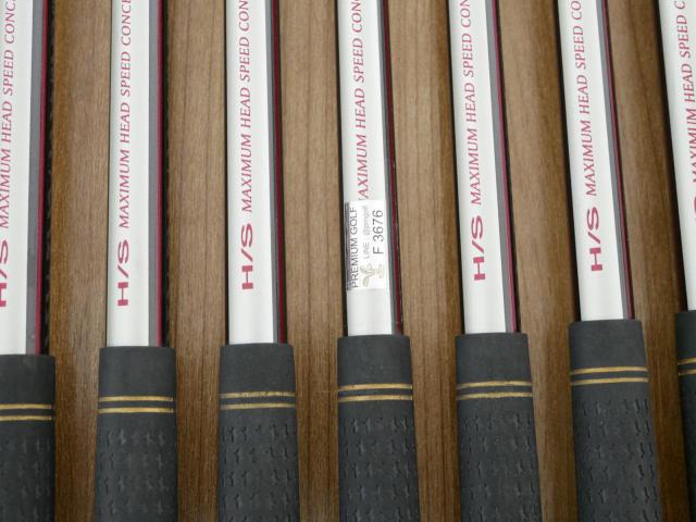 Iron set : PRGR : ชุดเหล็ก PRGR H/S 701 (หน้า Maraging เด้ง ไกล) มีเหล็ก 5-Pw,Aw,Sw (8 ชิ้น) ก้าน M-37 Flex R