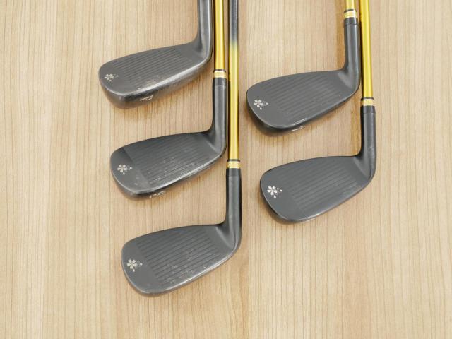 Iron set : Other Brand : ชุดเหล็ก Mutsumi Honma Full Titanium (ตีง่าย ไกลมาก) มีเหล็ก 6-Pw (5 ชิ้น) ก้านกราไฟต์ Flex R