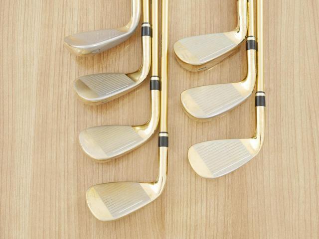 Iron set : Katana : ชุดเหล็ก Katana Voltio IV G Series I Gold (ออกปี 2016) มีเหล็ก 6-Pw,Aw,Sw (ครบเซ็ต 7 ชิ้น เหล็กยาวเป็นกระเทย) ก้านกราไฟต์ Tour AD 400 Flex R
