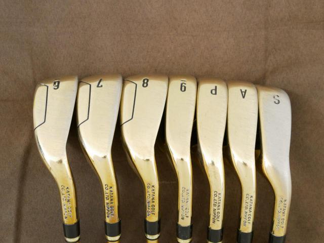 Iron set : Katana : ชุดเหล็ก Katana Voltio IV G Series I Gold (ออกปี 2016) มีเหล็ก 6-Pw,Aw,Sw (ครบเซ็ต 7 ชิ้น เหล็กยาวเป็นกระเทย) ก้านกราไฟต์ Tour AD 400 Flex R