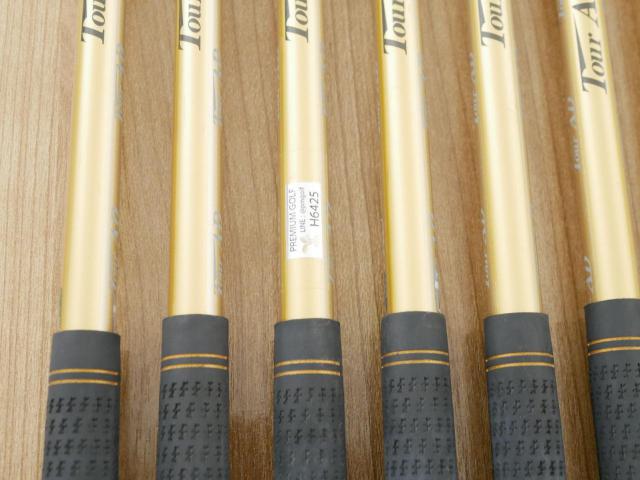 Iron set : Katana : ชุดเหล็ก Katana Voltio IV G Series I Gold (ออกปี 2016) มีเหล็ก 6-Pw,Aw,Sw (ครบเซ็ต 7 ชิ้น เหล็กยาวเป็นกระเทย) ก้านกราไฟต์ Tour AD 400 Flex R