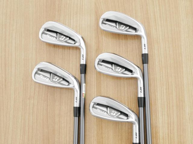 Iron set : Bridgestone : ชุดเหล็ก Bridgestone Tour B JGR HF1 Forged (รุ่นปี 2018 ตีไกลกว่าปกติ 2 เบอร์) มีเหล็ก 7-P1,P2 (5 ชิ้น) ก้านกราไฟต์ Fujikura Air Speeder (R)