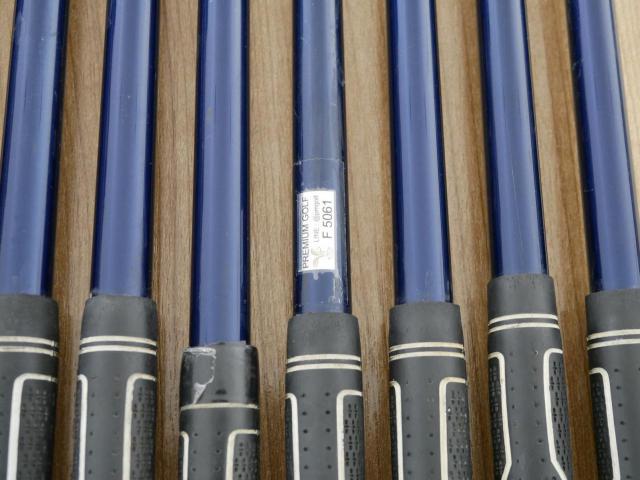 Iron set : Other Brand : ชุดเหล็ก Cobra FP (ใบใหญ่ ตีง่าย) มีเหล็ก 4-Pw,Aw (8 ชิ้น) ก้านกราไฟต์ Flex S