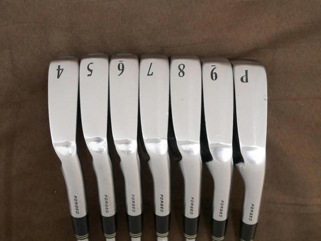 Iron set : Other Brand : ชุดเหล็ก Srixon Z745 Forged มีเหล็ก 4-Pw (7 ชิ้น) ก้านเหล็ก Dynamic Gold S200