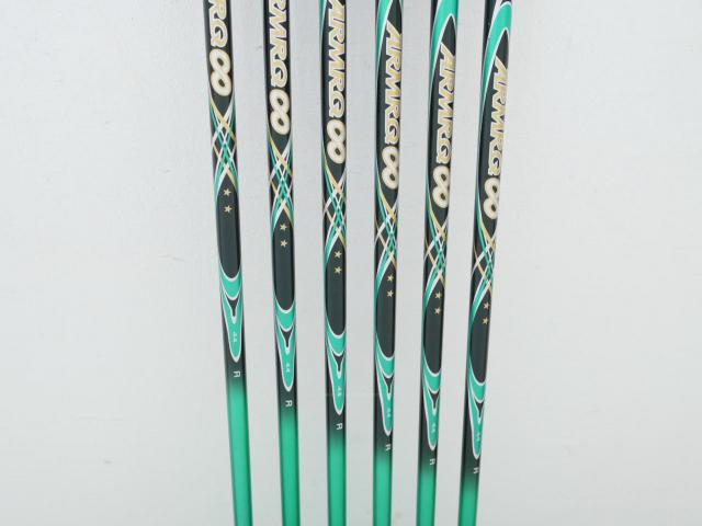 Iron set : Honma : ชุดเหล็ก Honma Beres IS-05 Forged (ปี 2017) มีเหล็ก 6-11 (6 ชิ้น ระยะเทียบเท่า 5-Pw ของรุ่นอื่นๆ) ก้าน ARMRQ ∞ (44) Flex R (2 ดาว)