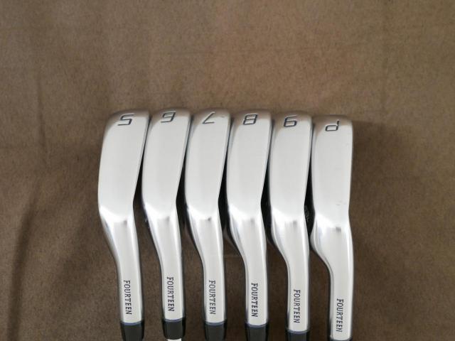 Iron set : Fourteen : ชุดเหล็ก Fourteen TC-530 Forged (นุ่มมากๆ เป็นเหล็ก S25C) มีเหล็ก 5-Pw (6 ชิ้น) ก้านเหล็ก NS Pro 950 Flex R