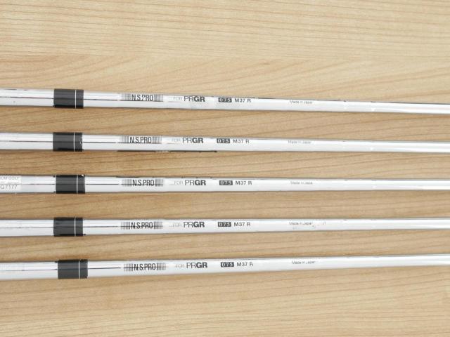 Iron set : PRGR : ชุดเหล็ก PRGR Red Titan Face (รุ่นปี 2018 หน้าเด้ง ตีไกลมาก) มีเหล็ก 6-Pw (5 ชิ้น) ก้านเหล็ก NS Pro 075 Flex R (M37)