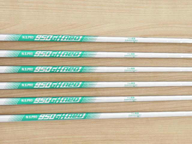 Iron set : Titleist : ชุดเหล็ก Titleist T200 Forged (ออกปี 2023 Japan Spec) มีเหล็ก 5-Pw (6 ชิ้น) ก้านเหล็ก NS Pro 950 NEO Flex R