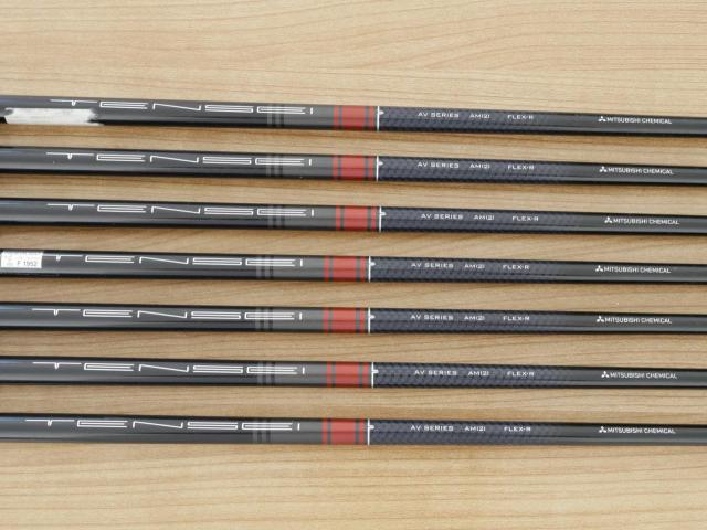 Iron set : Titleist : **มีตำหนิ** ชุดเหล็ก Titleist T300 (ปี 2022) มีเหล็ก 5-Pw,48 (7 ชิ้น) ก้านกราไฟต์ Mitsubishi TENSEI AM2 Flex R