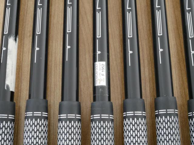Iron set : Titleist : **มีตำหนิ** ชุดเหล็ก Titleist T300 (ปี 2022) มีเหล็ก 5-Pw,48 (7 ชิ้น) ก้านกราไฟต์ Mitsubishi TENSEI AM2 Flex R