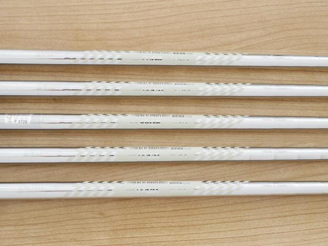 Iron set : PRGR : ชุดเหล็ก PRGR 01 Forged (ปี 2024 นุ่มมากๆ) มีเหล็ก 6-Pw (5 ชิ้น) ก้านเหล็ก NS Pro 095 Flex S