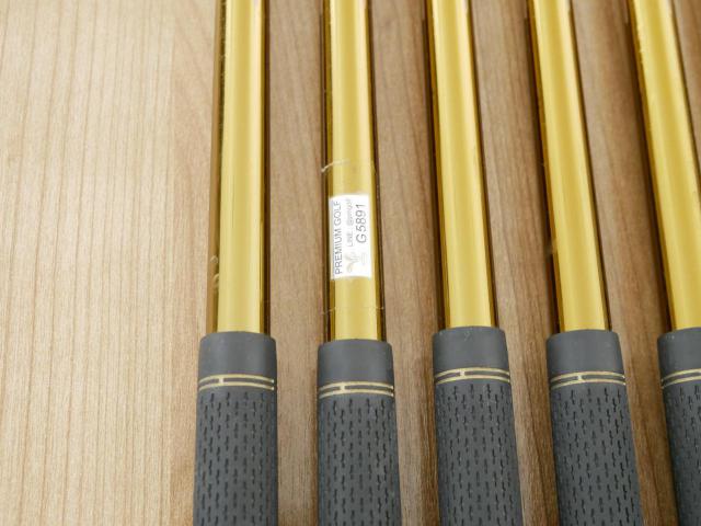 Iron set : Tsuruya : ชุดเหล็ก Tsuruya AXEL Gold Premium II (รุ่นปี 2017 ของใหม่ 6 หมื่นกว่าบาท หน้าเด้งสุดๆ ไกลสุดๆๆ) มีเหล็ก 7-Pw,Aw,As,Sw (7 ชิ้น ครบเซ็ต) ก้านกราไฟต์ Flex R