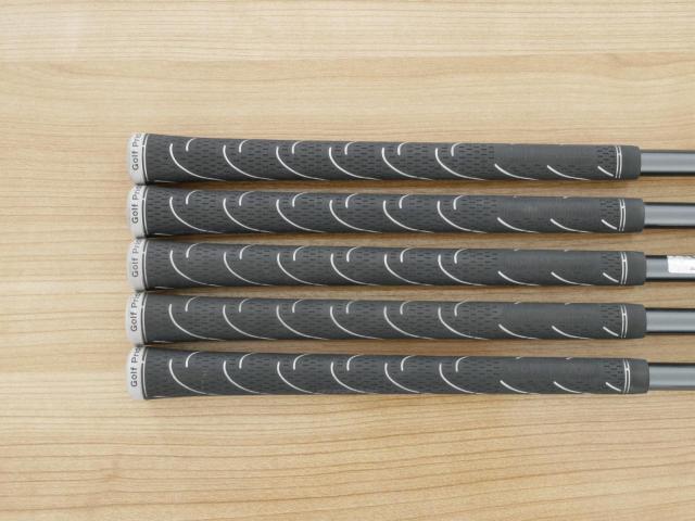 Iron set : Callaway : ชุดเหล็ก Callaway Big Bertha (ออกปี 2023 ตีง่ายที่สุดของ Callaway) มีเหล็ก 6-Pw (5 ชิ้น) ก้านกราไฟต์ Fujikura Speeder NX Flex R