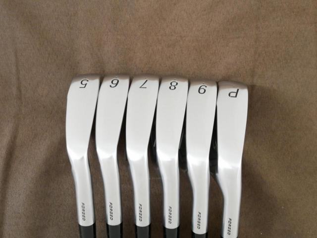 Iron set : PRGR : ชุดเหล็ก PRGR 02 Forged (รุ่นล่าสุด ออกปี 2026 นุ่มมาก หายาก) มีเหล็ก 5-Pw (6 ชิ้น) ก้านกราไฟต์ Mitsubishi Diamana Flex SR