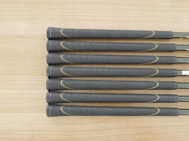 Iron set : Honma : ชุดเหล็ก Honma Beres IE-03 (ออกปี 2016 เหมาะกับซีเนียร์) มีเหล็ก 5-11 (7 ชิ้น) ก้าน ARMRQ 8 (45) Flex R (2 ดาว)