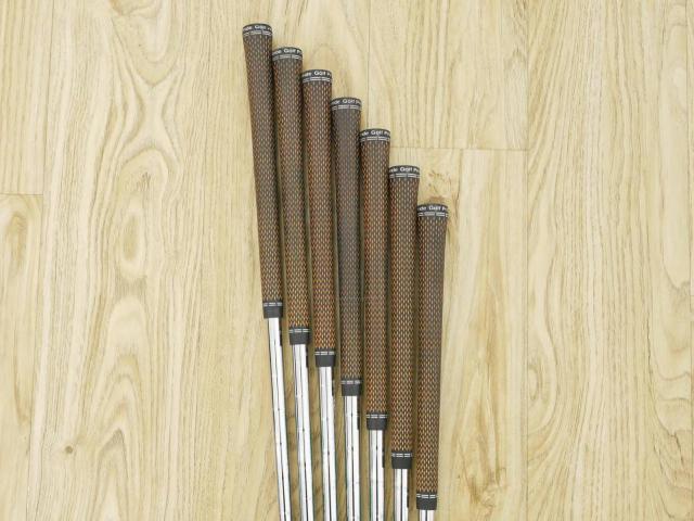 Iron set : Callaway : ชุดเหล็ก Callaway Mavrik Pro (ออกปี 2020) มีเหล็ก 4-Pw (7 ชิ้น) ก้านเหล็ก NS Pro 950 NEO Flex R