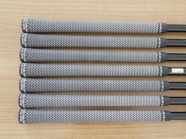 Iron set : Titleist : ชุดเหล็ก Titleist T300 (ปี 2022) มีเหล็ก 5-Pw,48 (7 ชิ้น) ก้านกราไฟต์ Mitsubishi TENSEI AM2 Flex R