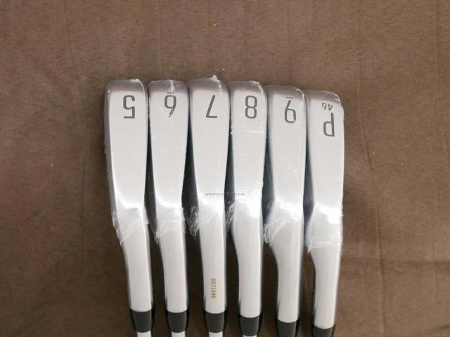 Iron set : Titleist : **ของใหม่ ยังไม่แกะพลาสติก** ชุดเหล็ก Titleist T100 Forged (รุ่นล่าสุด ออกปี 2023 นุ่ม แน่น คม) มีเหล็ก 5-Pw (6 ชิ้น) ก้านเหล็ก Dynamic Gold S200