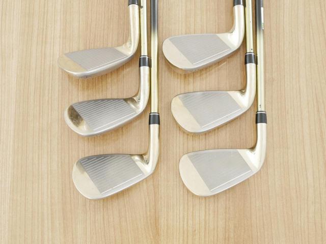 Iron set : PRGR : ชุดเหล็ก PRGR ID Nabla Red Titan (รุ่นท๊อปสุด หน้าเด้ง ไกลมาก) มีเหล็ก 6-Pw,Aw (6 ชิ้น) ก้านกราไฟต์ M-40 Flex SR