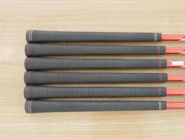 Iron set : PRGR : ชุดเหล็ก PRGR ID Nabla Red Titan (รุ่นท๊อปสุด หน้าเด้ง ไกลมาก) มีเหล็ก 6-Pw,Aw (6 ชิ้น) ก้านกราไฟต์ M-40 Flex SR