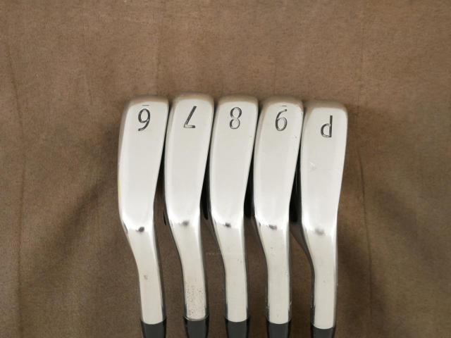 Iron set : Titleist : ชุดเหล็ก Titleist AP1 718 (ออกปี 2018) มีเหล็ก 6-Pw (5 ชิ้น) ก้านเหล็ก NS Pro Zelos 7 Flex R2