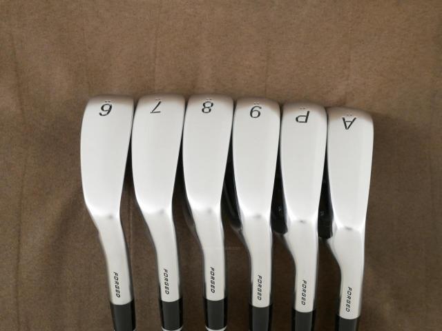 Iron set : PRGR : ชุดเหล็ก PRGR 05 Forged (รุ่นปี 2023) มีเหล็ก 6-Pw,Aw (6 ชิ้น) ก้านกราไฟต์ Fujikura MCI Flex R2