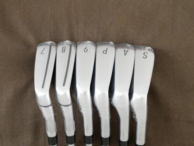 Lady club : All : **ของใหม่ ยังไม่แกะพลาสติก** ชุดเหล็ก Taylormade Qi (รุ่นล่าสุด ออกปี 2024 Japan Spec.) มีเหล็ก 7-Pw,Aw,Sw (6 ชิ้น) ก้านกราไฟต์ Mitsubishi ELDIO TM40 Flex L